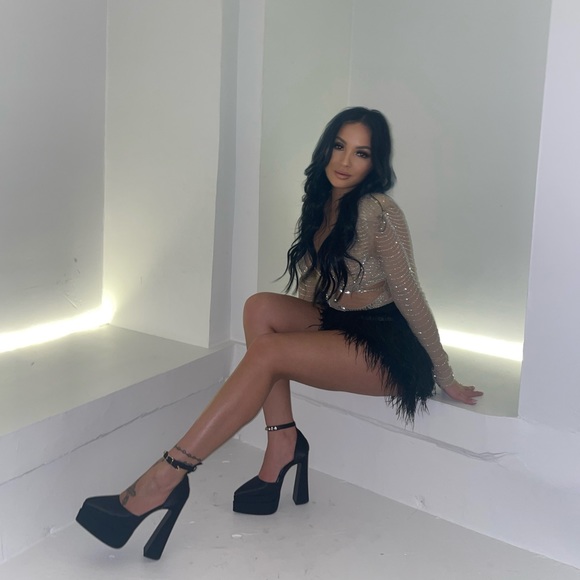 House of Maguie Outfit - Picture 3 of 3